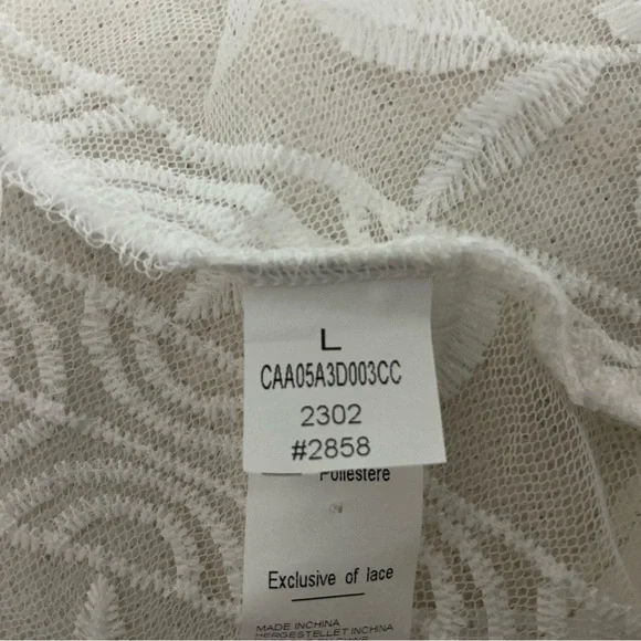 Elegant White Lace Dress - Picture 11 of 11